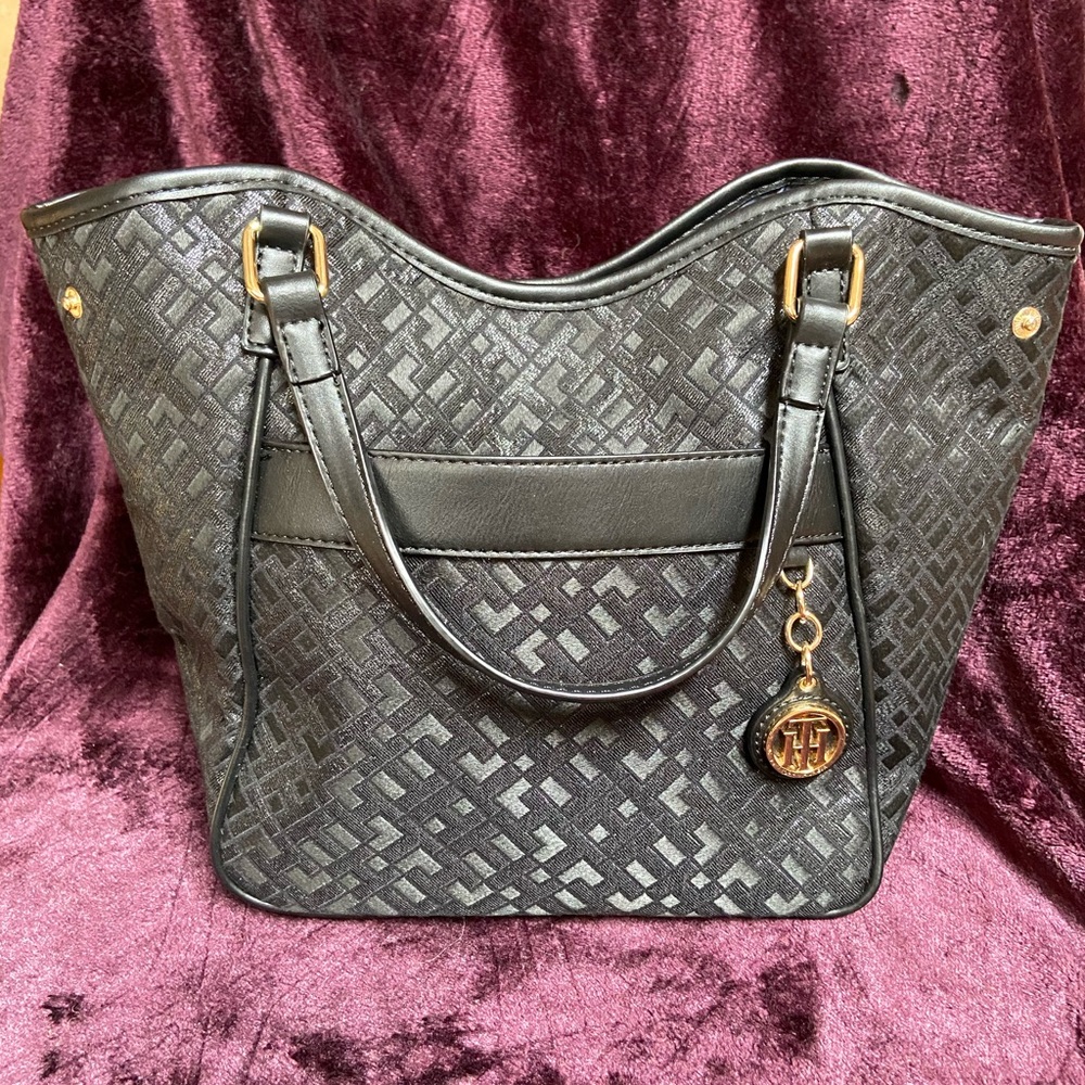 Tommy Hilfiger Signature Black Tote Bag. NWOT